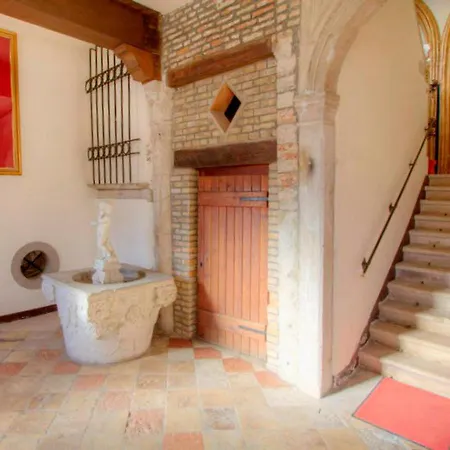 Vignola Piccola Sleeps 5 Air Con Wifi